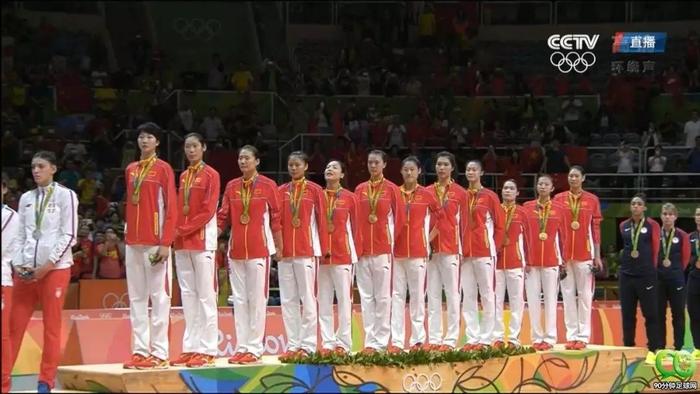 中国女排10连胜,卫冕世界杯冠军:这样的女排精神值得讲给孩子听!